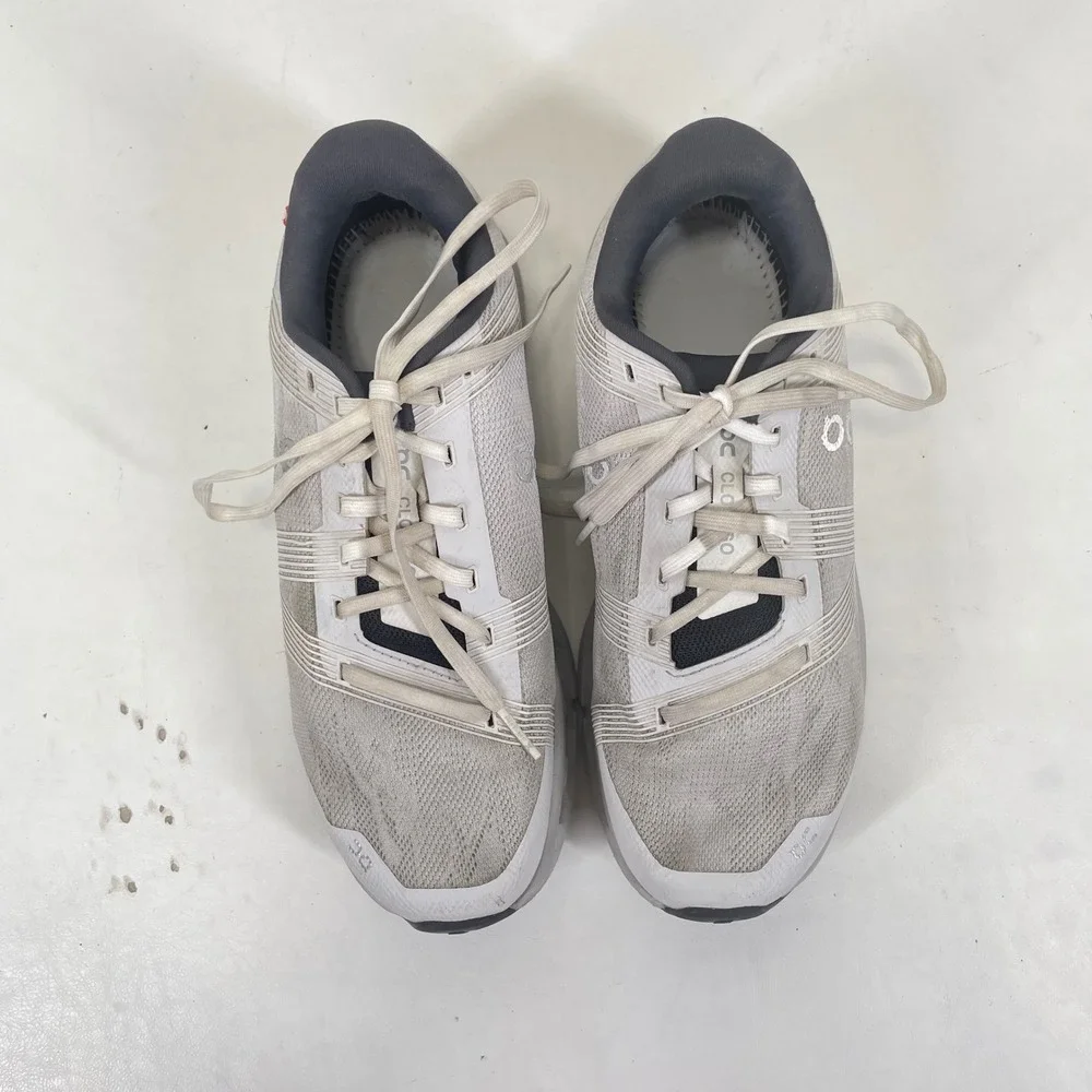 On Cloudgo Womens 8.5 Running Shoes White Grey 55.98625 CloudTec No Insoles